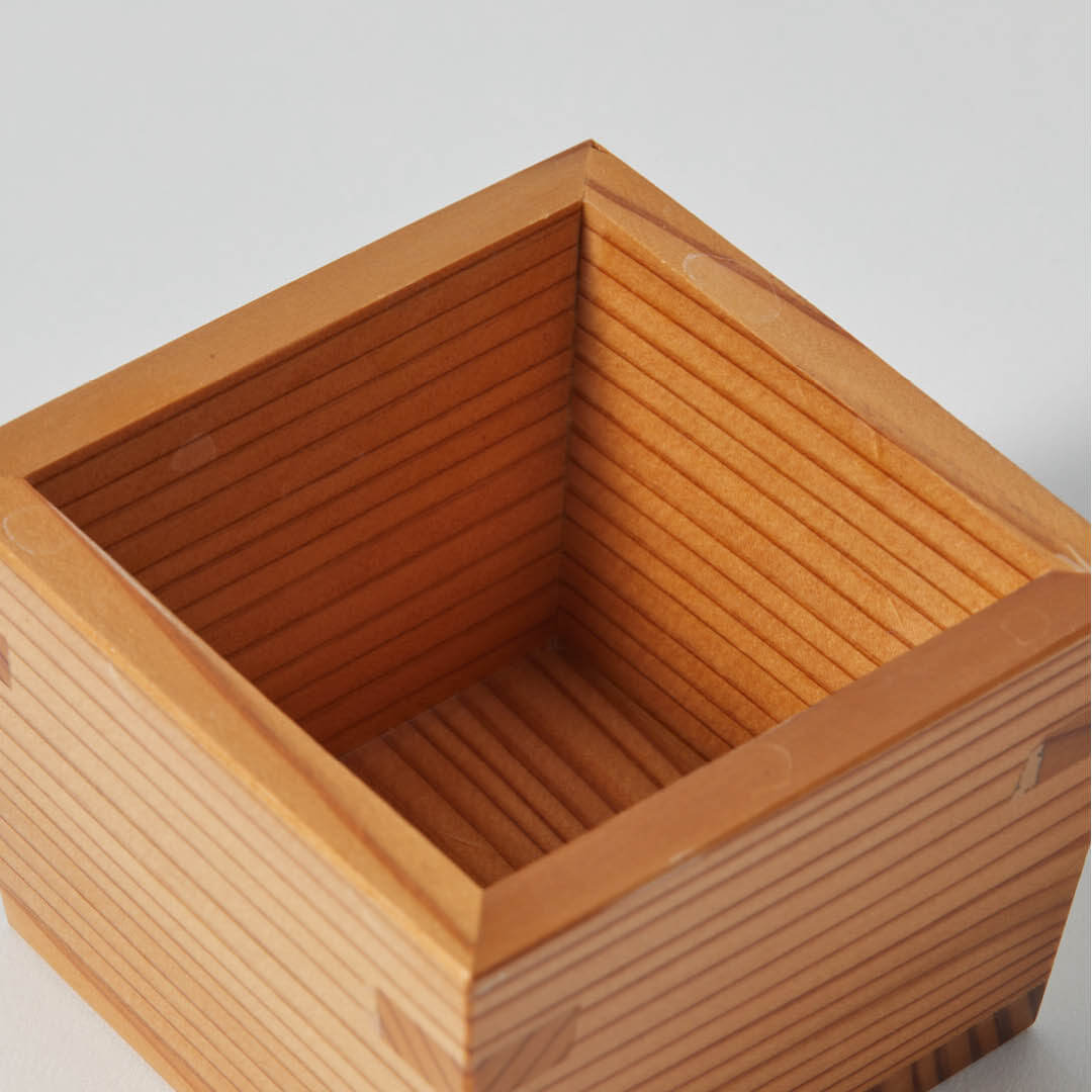 “Omoeraku” Nikko Cedar Masu, upward angled close view